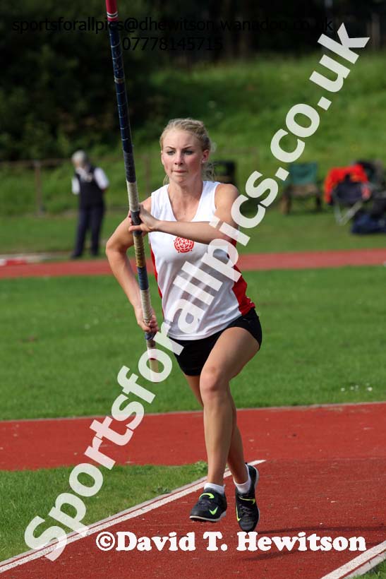 Womens pole vault at the Northern Inter-Counties under-17s and 15s at Witton Park, Blackburn. Photo: David T. Hewitson/Sports for All Pics